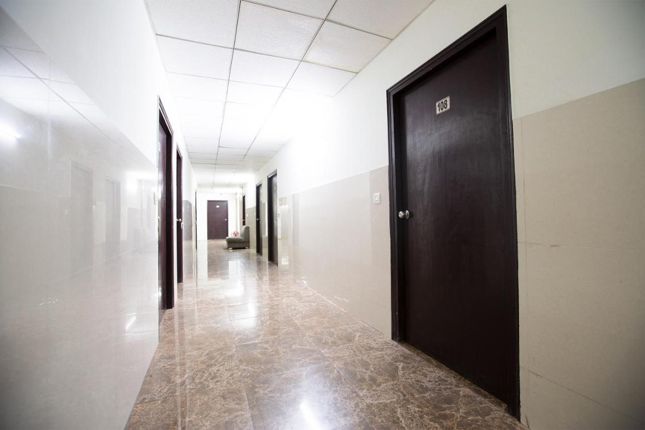 Oyo 44174 Hotel Mid Town Prime Harthala Kültér fotó