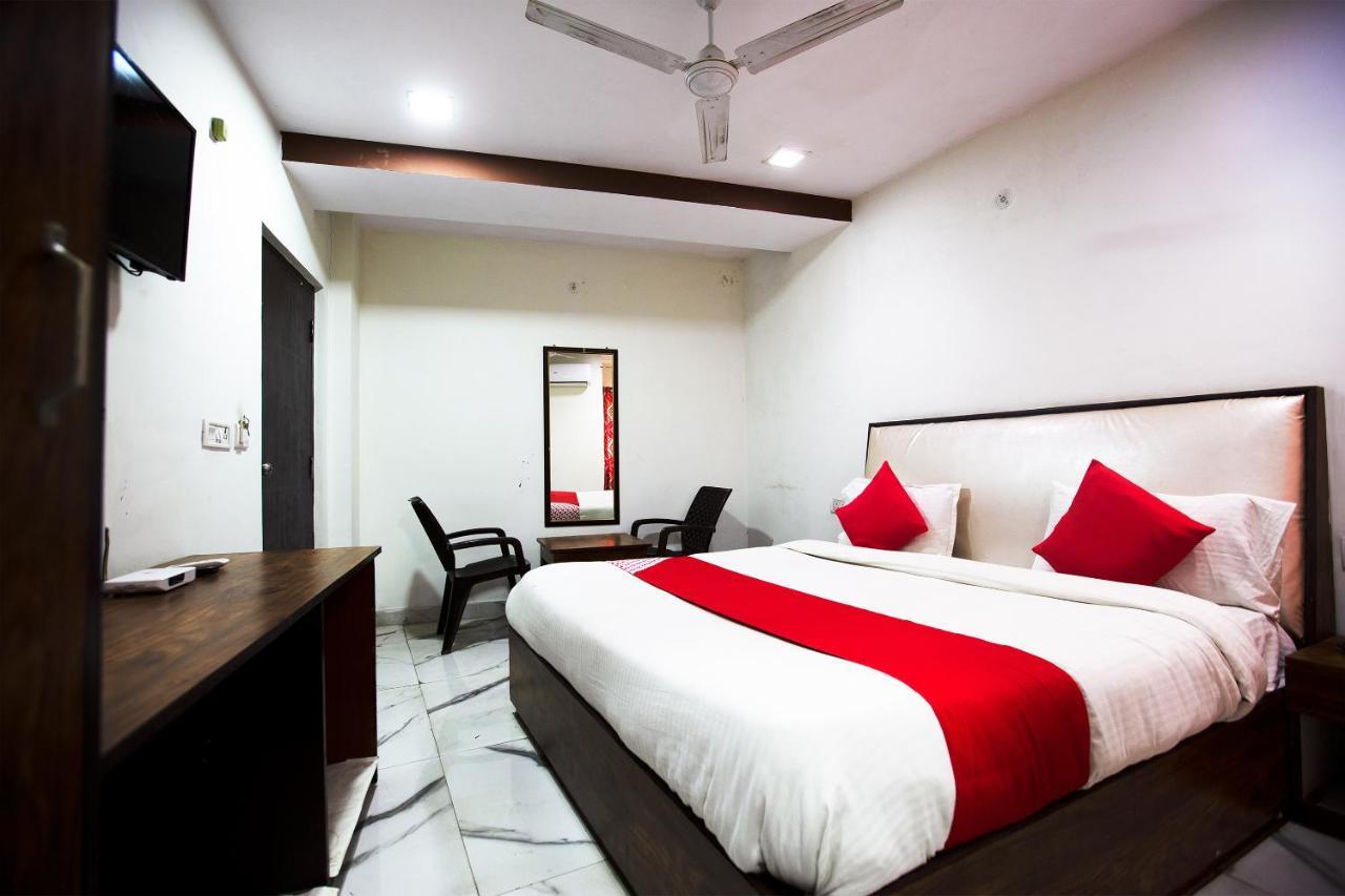 Oyo 44174 Hotel Mid Town Prime Harthala Kültér fotó