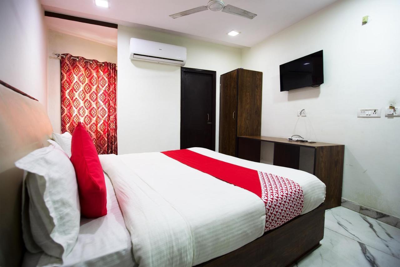 Oyo 44174 Hotel Mid Town Prime Harthala Kültér fotó